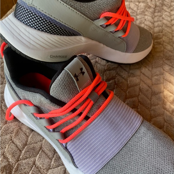 Under Armour Women's UA Charged Breathe Lace Sportstyle Shoes Size 7.5 - Picture 4 of 5